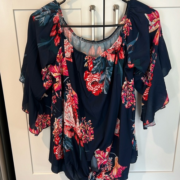 Off the shoulder women’s top - Picture 1 of 7